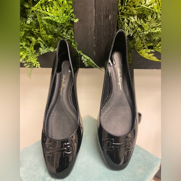 SALVATORE FERRAGAMO  Patent Leather Broni Ballet Flats Sz 8. Made in Italy - Picture 10 of 12